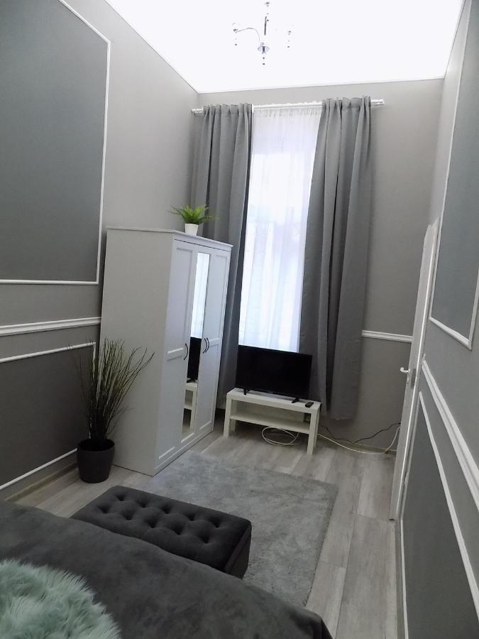 A10 Alkotmany B Apartment Budapeste Exterior foto